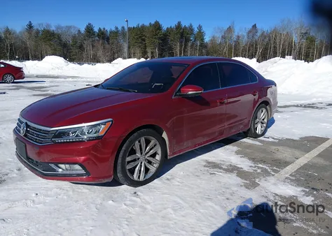 2018 Volkswagen Passat 2.0T Se z USA, uszkodzony, nr VIN 1VWBA7A3XJC034418